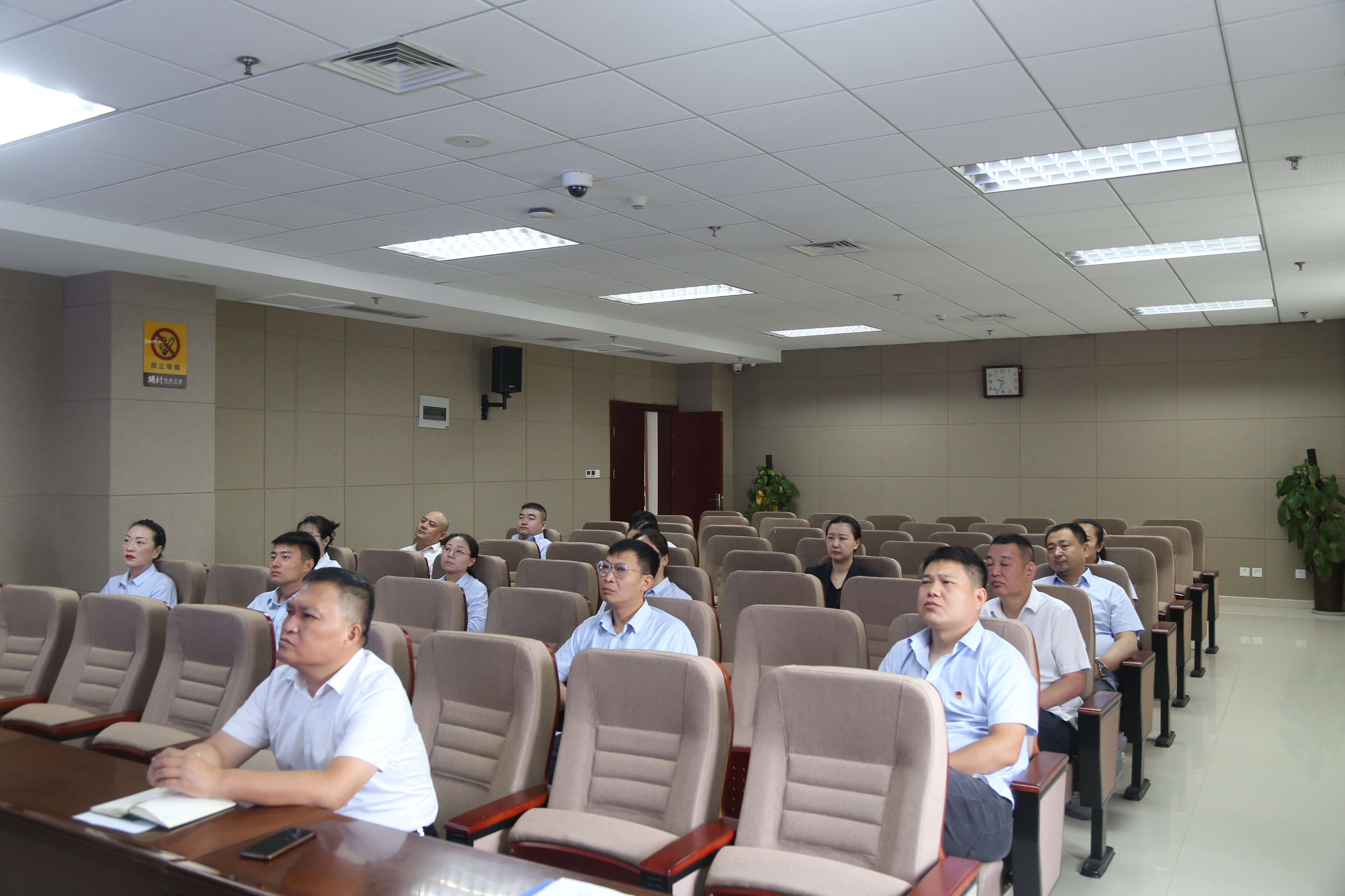  關(guān)愛(ài)職工健康  共建健康理念